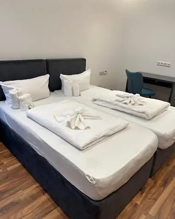 Apartment Leonardo'S Sweet Hotel